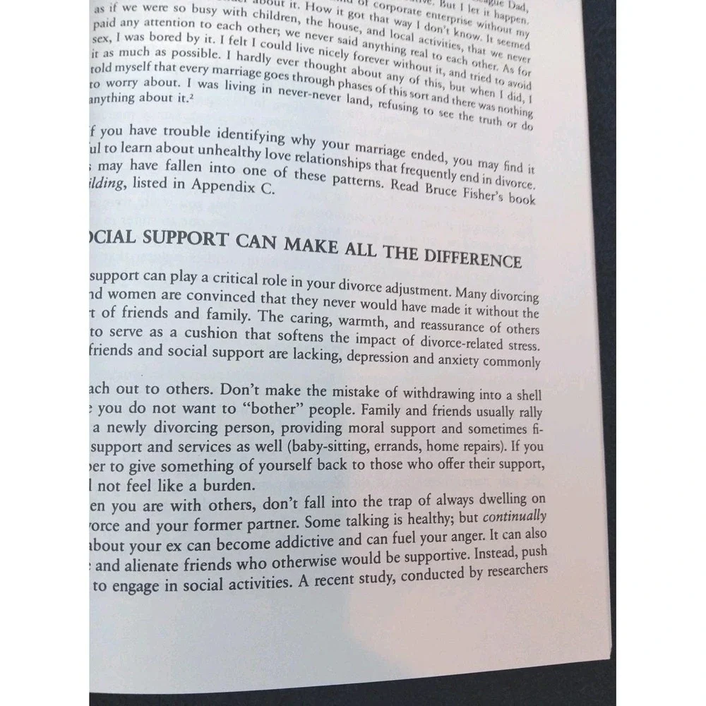 Divorce and New Beginnings: An Authoritative Guide to Recovery and Growth...1992